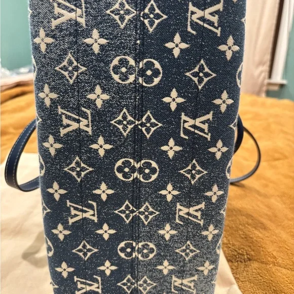 Louis Vuitton Blue Denim On The Go - Picture 2 of 7
